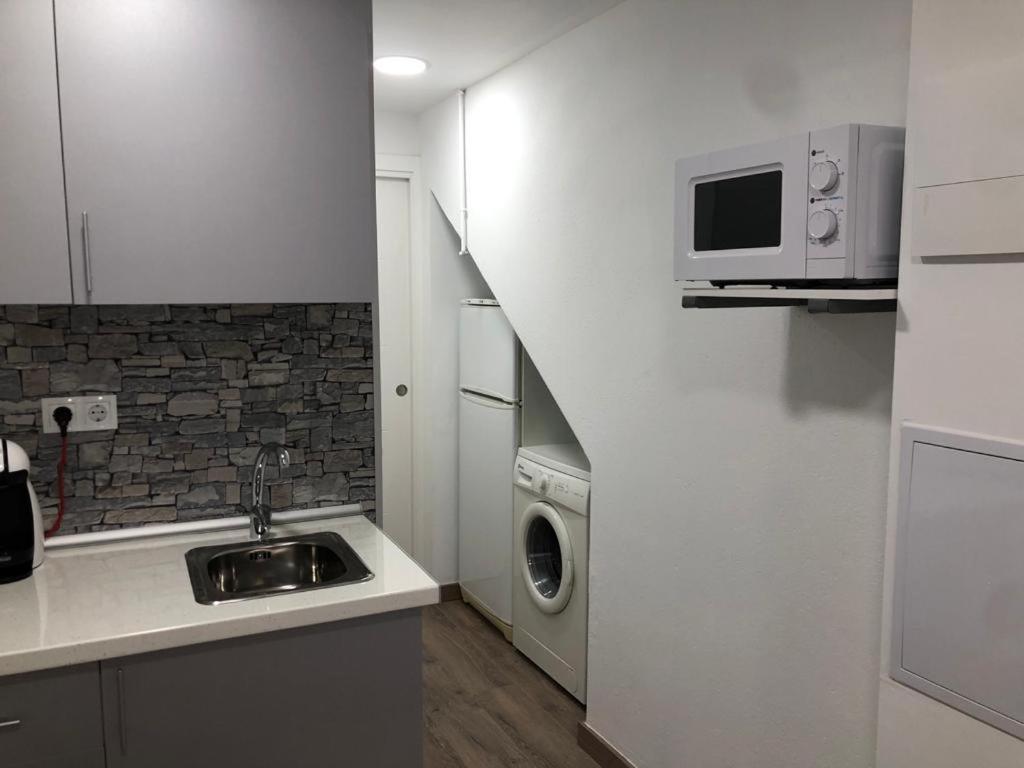 Ferienwohnung Alojamiento Karina Les Exterior foto