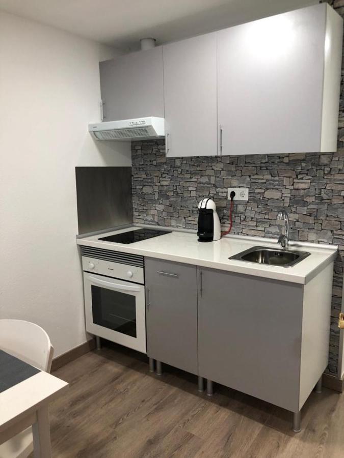 Ferienwohnung Alojamiento Karina Les Exterior foto