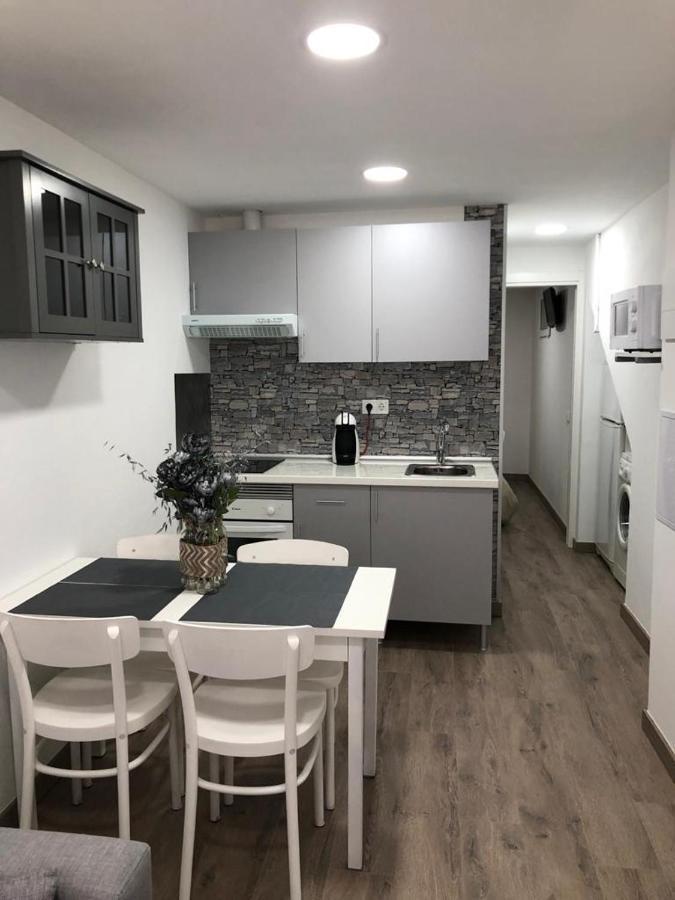 Ferienwohnung Alojamiento Karina Les Exterior foto