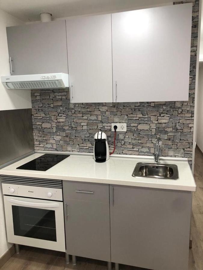 Ferienwohnung Alojamiento Karina Les Exterior foto