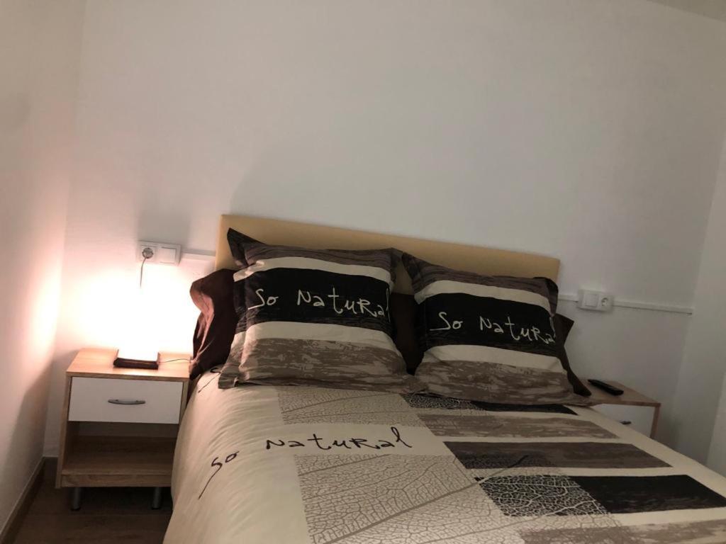 Ferienwohnung Alojamiento Karina Les Exterior foto