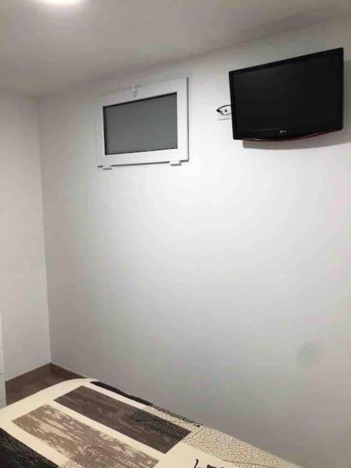 Ferienwohnung Alojamiento Karina Les Exterior foto
