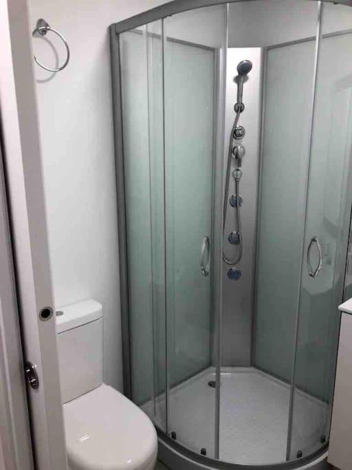 Ferienwohnung Alojamiento Karina Les Exterior foto