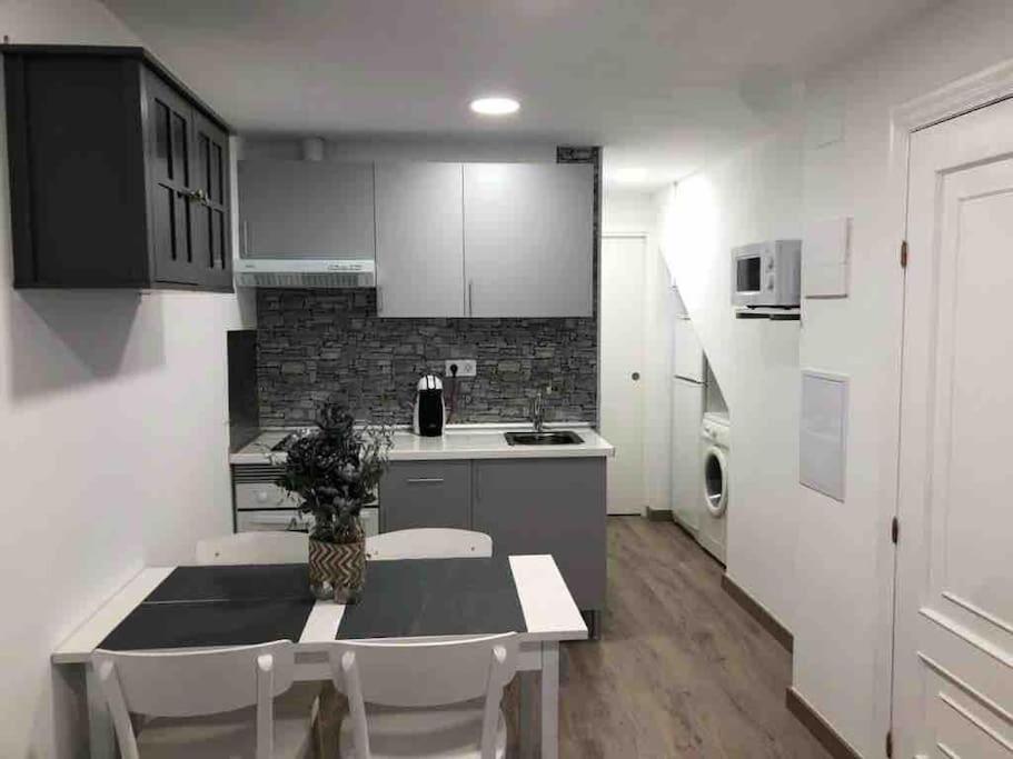 Ferienwohnung Alojamiento Karina Les Exterior foto